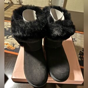 Black Fur-Trimmed Women's Boots